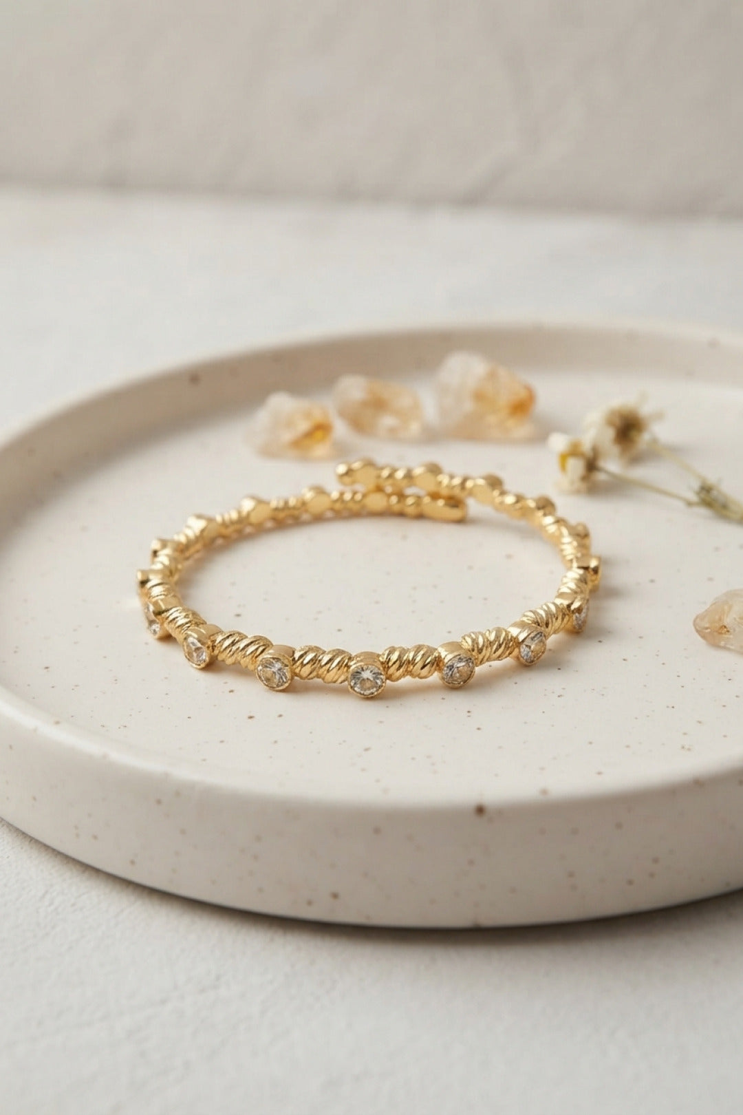 Gold Renk Dorika Model Sıralı Zirkon Taşlı Kadın Bileklik