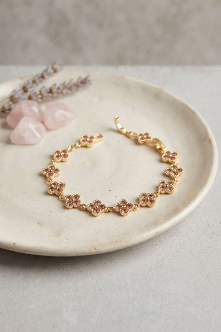Gold Renk Pembe Zirkon Taşlı Yonca Model Kadın Bileklik