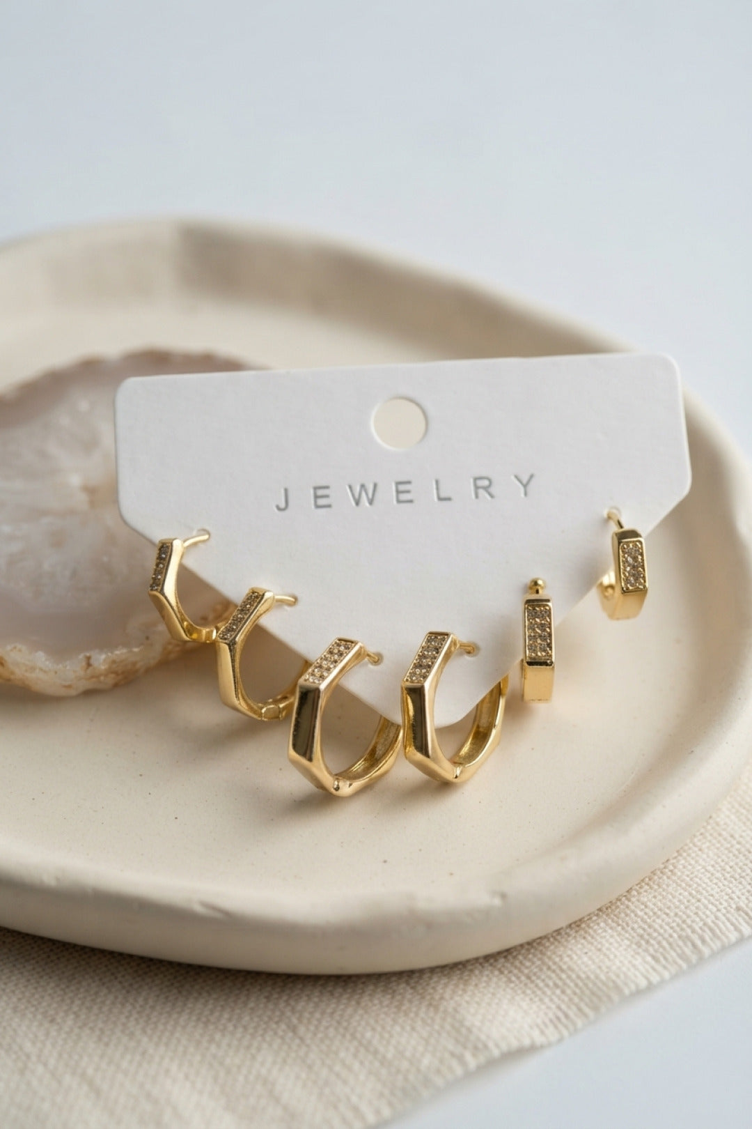 Petek Model Gold Renk Zirkon Taşlı Pirinç Kadın Küpe Seti