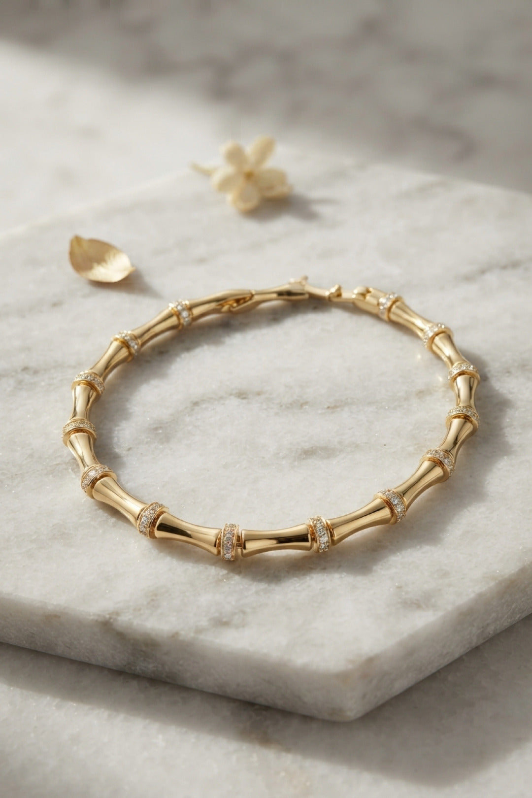 Gold Renk Kemik Model Zirkon Taşlı Kadın Bileklik