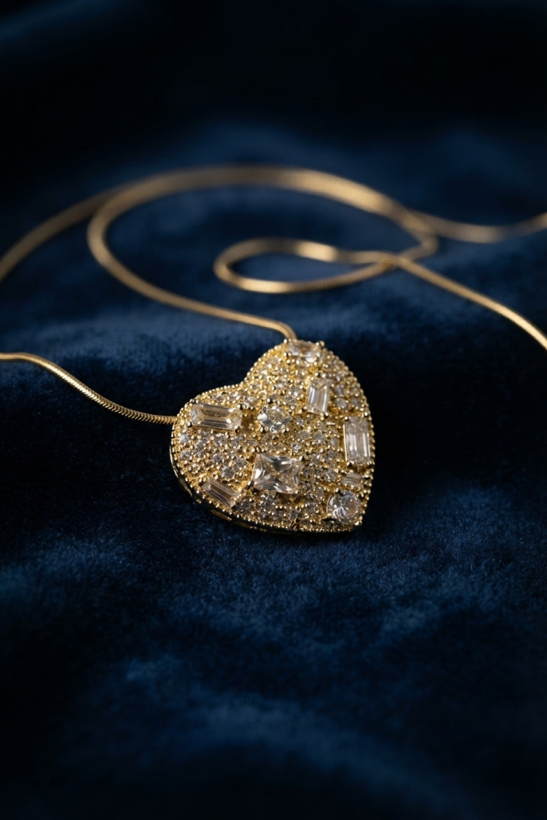 316L Çelik Zincir Gold Renk Zirkon Taşlı Kalp Model Kadın Kolye
